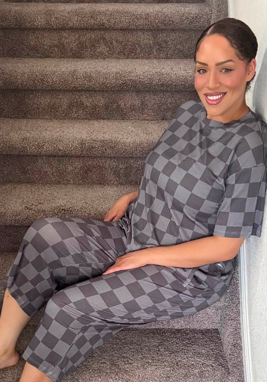 Gray checks mom tee and capri pants set