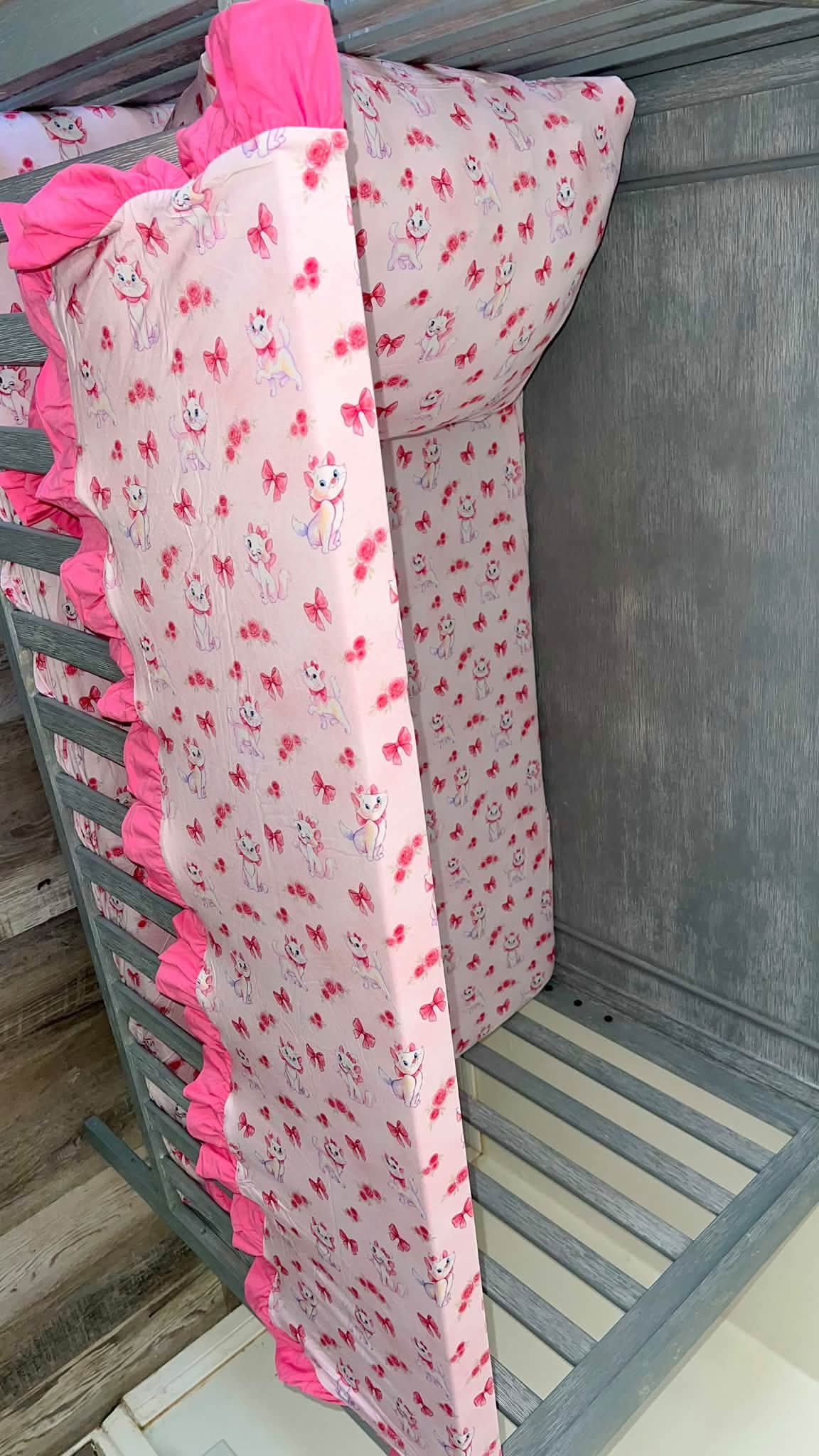Prim & Purrrfect Double Layer Ruffle Bamboo Blanket 50x50